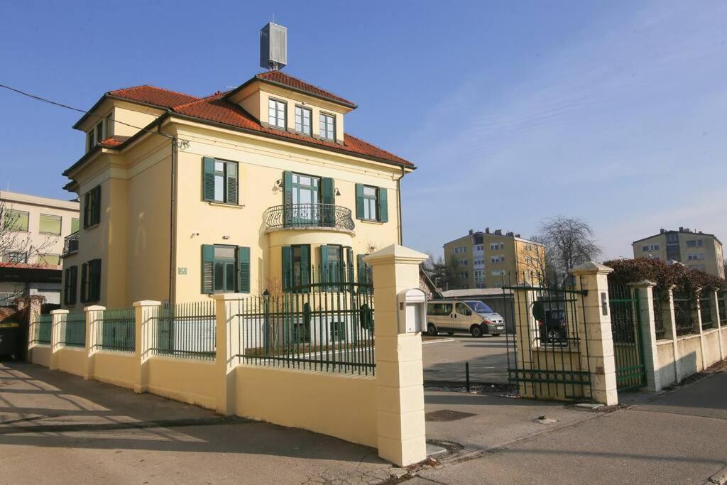 Budget Dbl Studio Free Breakfast Ljubljana Exteriör bild